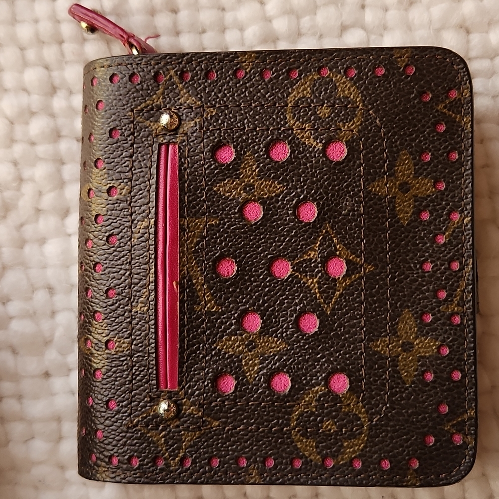 Vintage Louis Vuitton Monogram Perforation Wallet, 2006 season - Picture 4 of 10